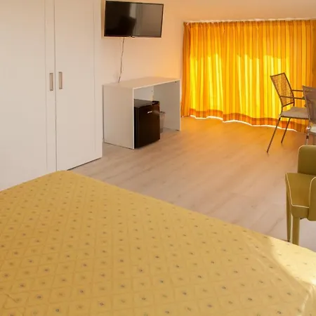 Arco Fiorito 3*